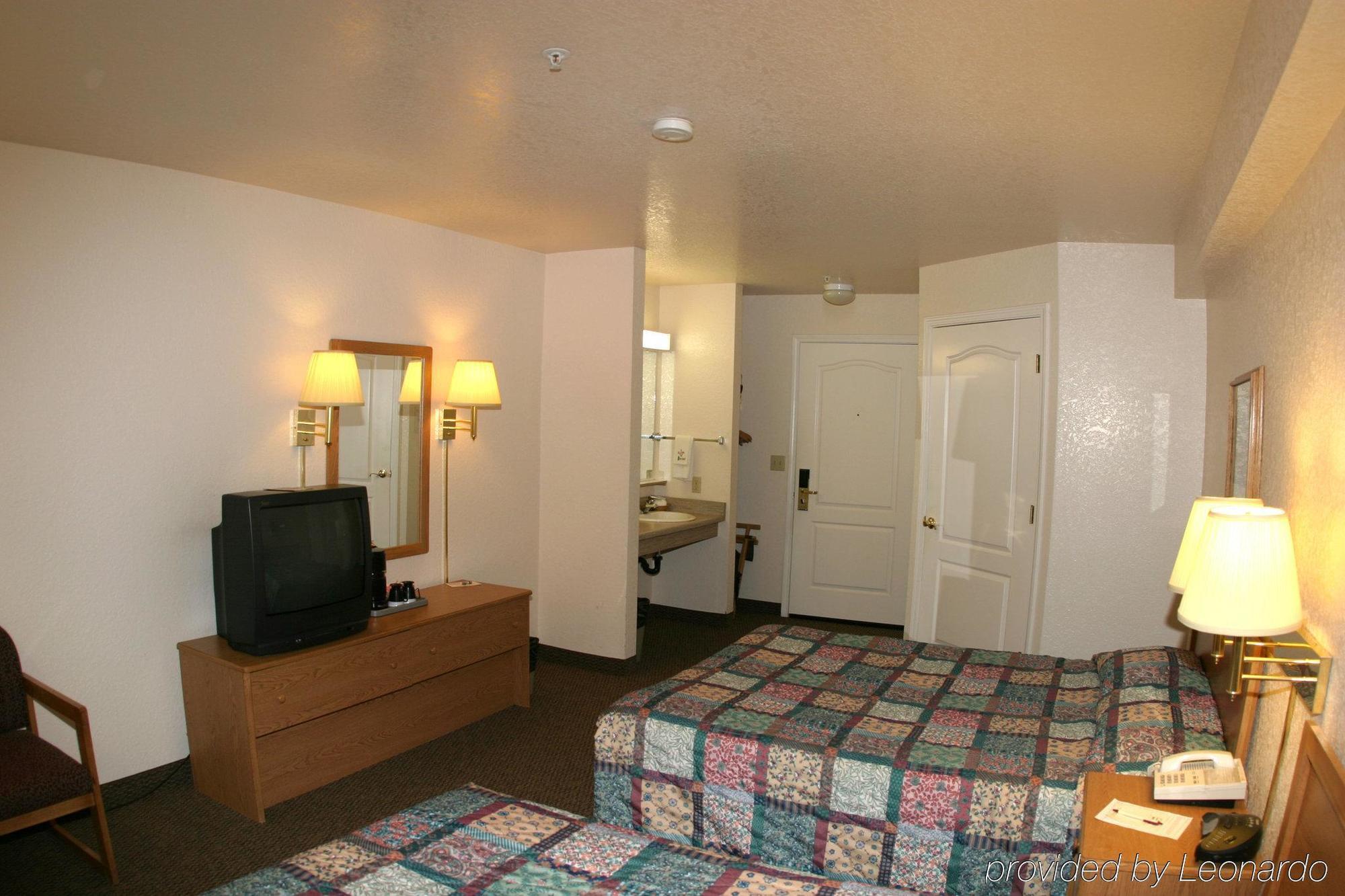 Murphys Inn Motel Room photo